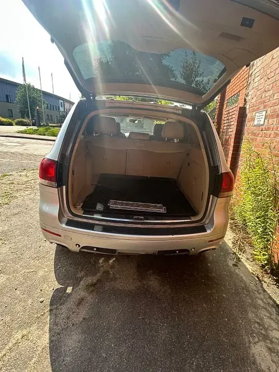Gebraucht VW Touareg 349 PS (256 kW) 2007 Grau SUV