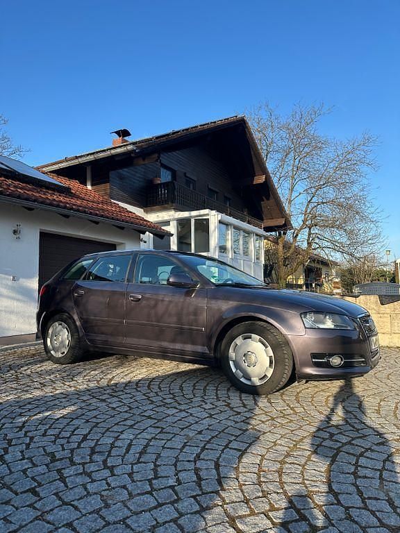 Gebraucht Audi A3 Attraction 105 PS (77 kW) 2010 Grau Kleinwagen