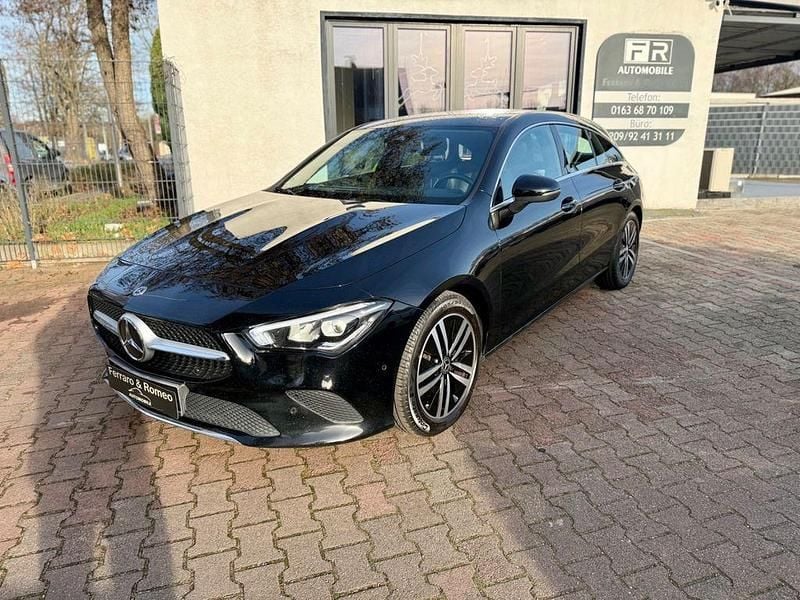 Schwarz Gebraucht 2022 Mercedes CLA200 Limousine | 16.999 € (Superpreis) - Bild 1/4
