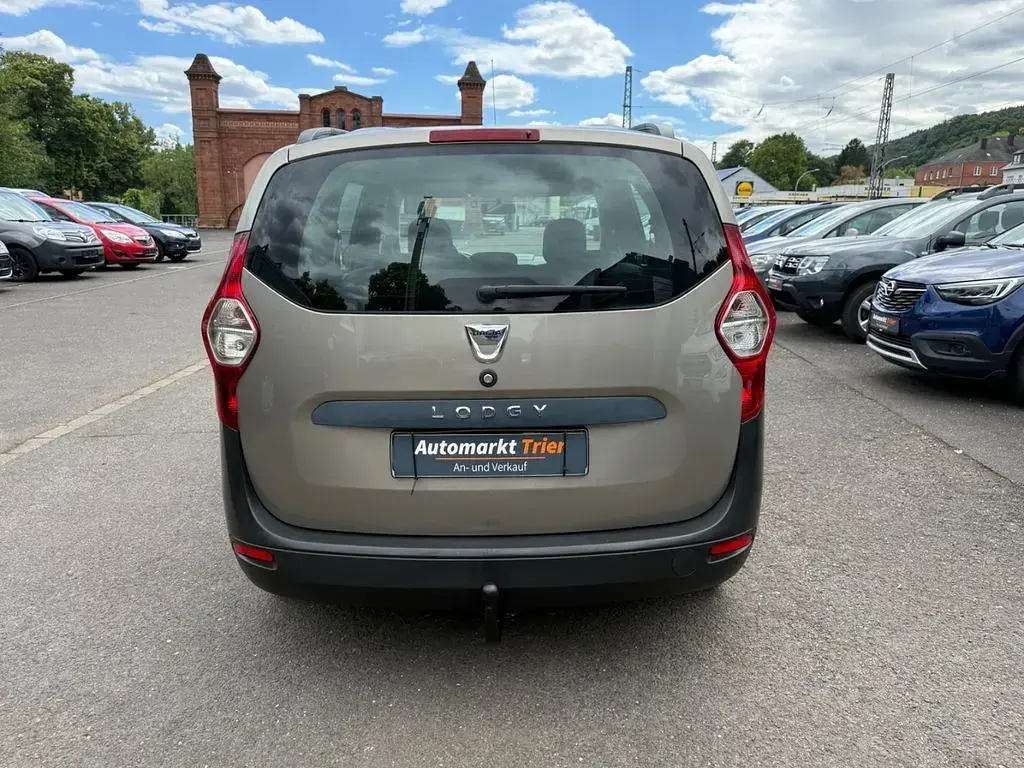 Gebraucht Dacia Lodgy 107 PS (78 kW) 2013 Braun Van / Kleinbus