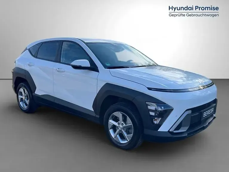Gebraucht Hyundai Kona Select 120 PS (88 kW) 2024 Weiß SUV