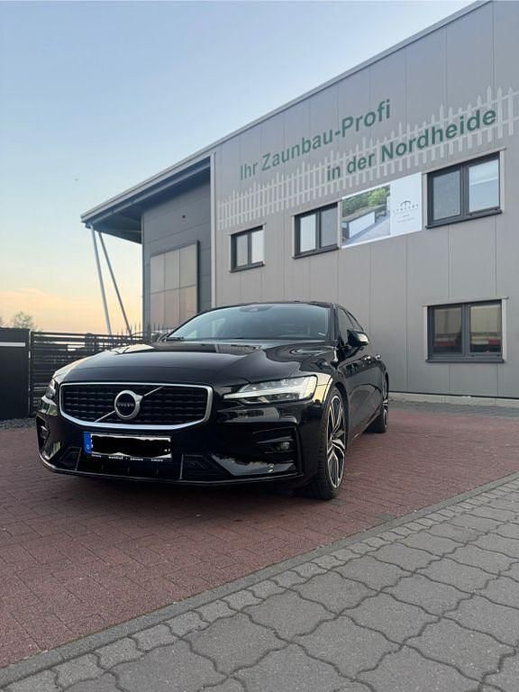 Gebraucht 2019 Volvo S60 R-Design Limousine | 20.500 € - Bild 1/4