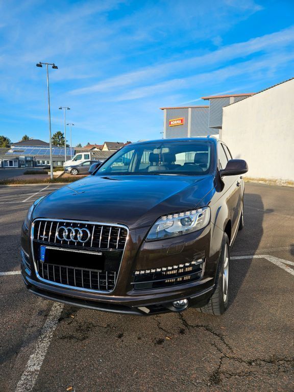Braun Gebraucht 2010 Audi Q7 SUV | 17.990 € (Teuer) - Bild 1/4