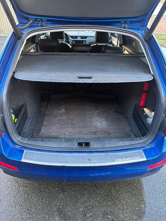 Second-hand Skoda Octavia Active 140 CP (102 kW) 2013 Albastru Break