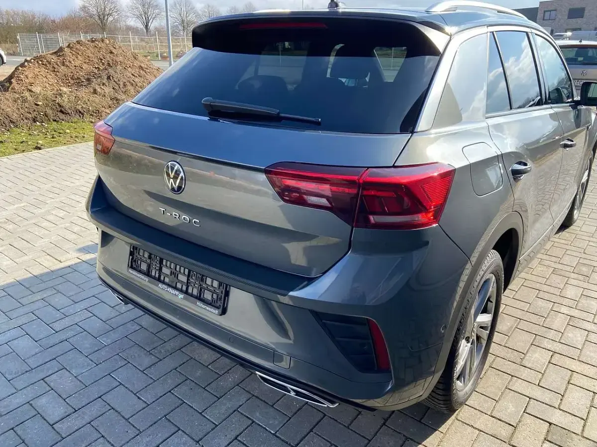 Gebraucht VW T-Roc R-line 150 PS (110 kW) 2024 Indiumgrau metallic SUV