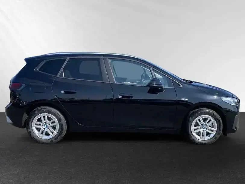 Używany BMW 225 Active Tourer Performance 245 KM (180 kW) 2023 Czarny Minivan