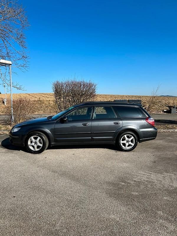 Gebraucht Subaru Outback 173 PS (127 kW) 2009 Grau Kombi