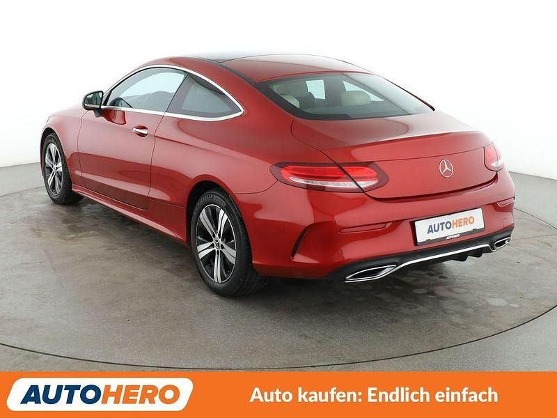 Gebraucht Mercedes C220 AMG line 194 PS (142 kW) 2019 Rot Coupé