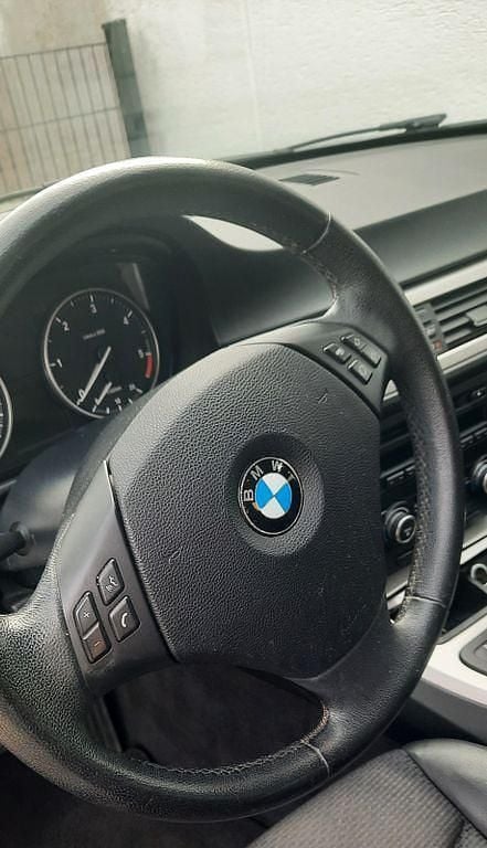 Gebraucht BMW 318 143 PS (105 kW) 2011 Weiß Kombi