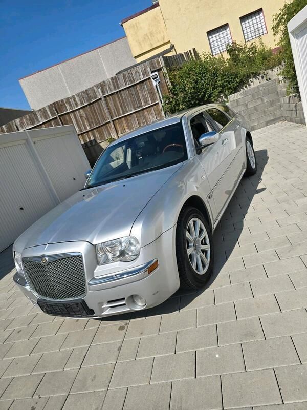 Silber Gebraucht 2006 Chrysler 300C Kombi | 4.500 € (Fairer Preis) - Bild 1/4