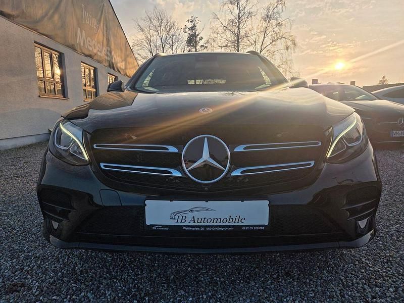 Gebraucht Mercedes GLC250 AMG line 204 PS (150 kW) 2019 Schwarz/baltic black SUV