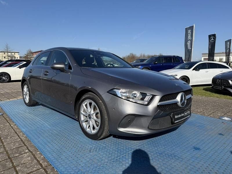 Gebraucht Mercedes A180 Progressive 116 PS (85 kW) 2020 Grau Limousine