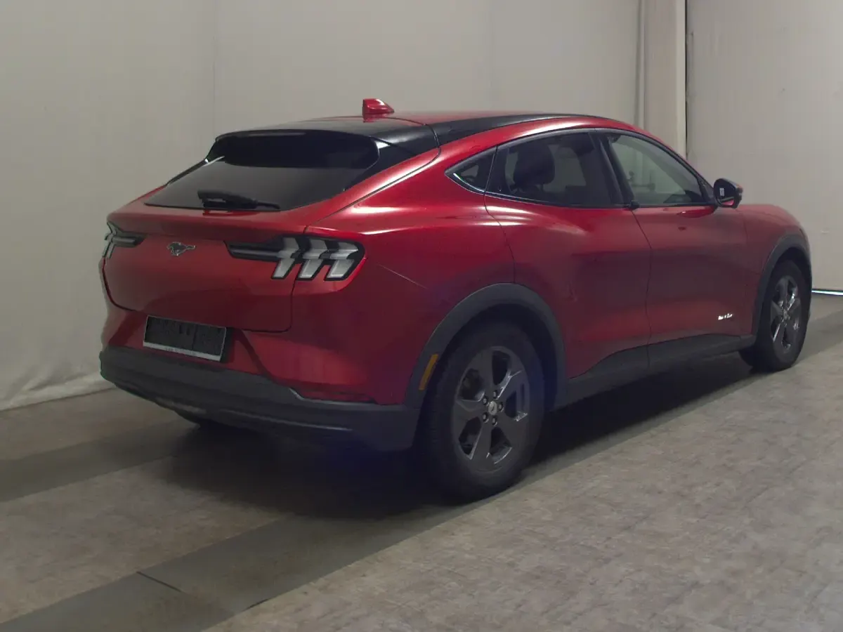 Gebraucht Ford Mustang Mach-E 197 kW (269 PS) 2021 Rot SUV