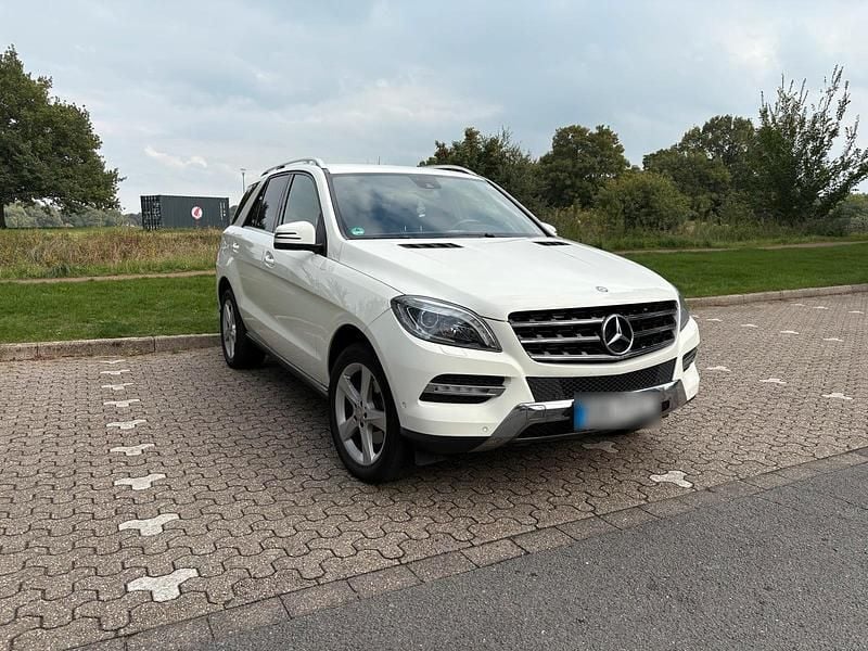 Gebraucht Mercedes ML350 258 PS (189 kW) 2012 Weiß SUV