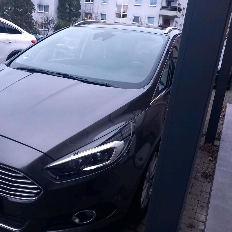 Gebraucht Ford S-MAX 179 PS (131 kW) 2016 Grau Van / Kleinbus