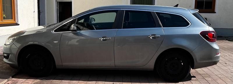 Gebraucht Opel Astra 165 PS (121 kW) 2013 Silber Kombi