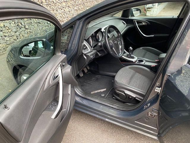 Gebraucht Opel Astra Energy 140 PS (102 kW) 2014 Grau Limousine