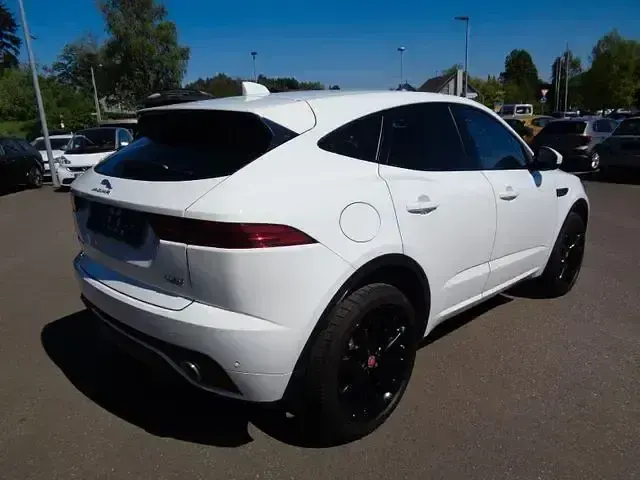 Używany Jaguar E-Pace R-Dynamic 180 KM (132 kW) 2019 Biały SUV