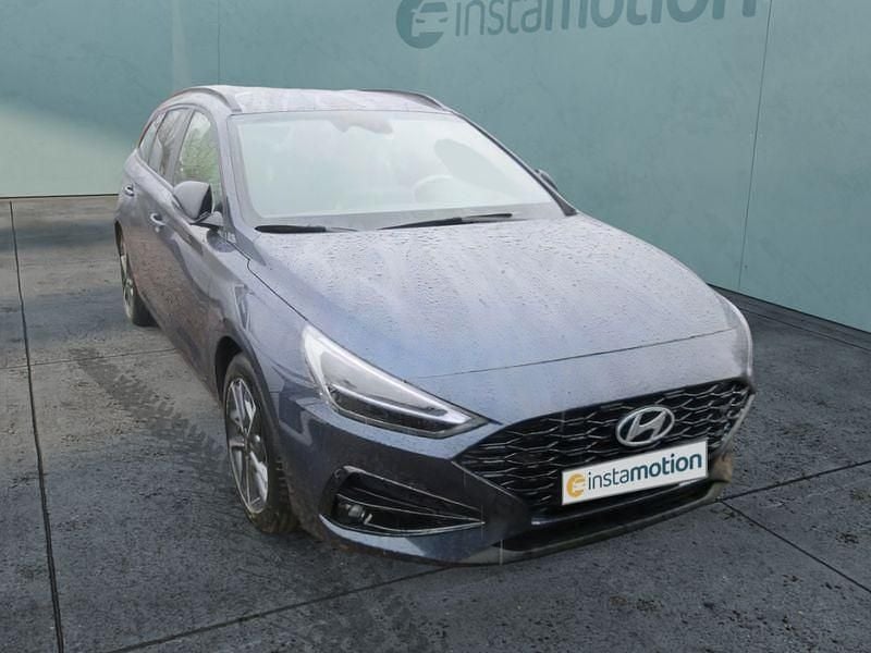 Blau Neu 2024 Hyundai i30 Kombi | 27.149 € (Teuer) - Bild 1/4