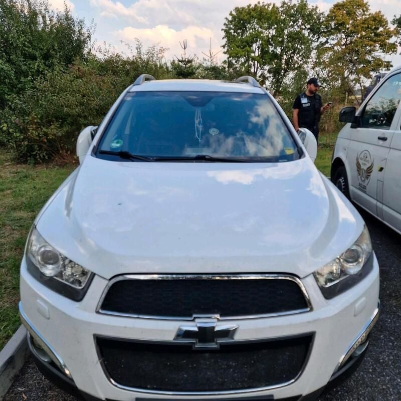 Weiß Gebraucht 2011 Chevrolet Captiva SUV | 7.500 € - Bild 1/4