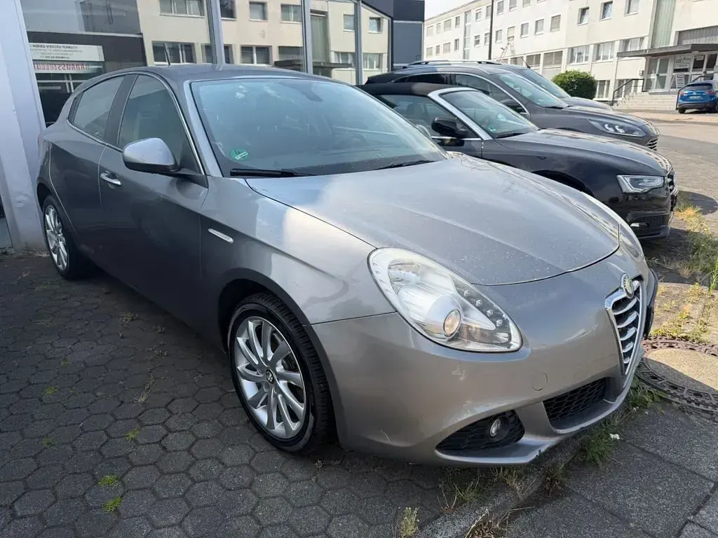 Gebraucht Alfa Romeo Giulietta Turismo 170 PS (125 kW) 2012 Grau Kleinwagen