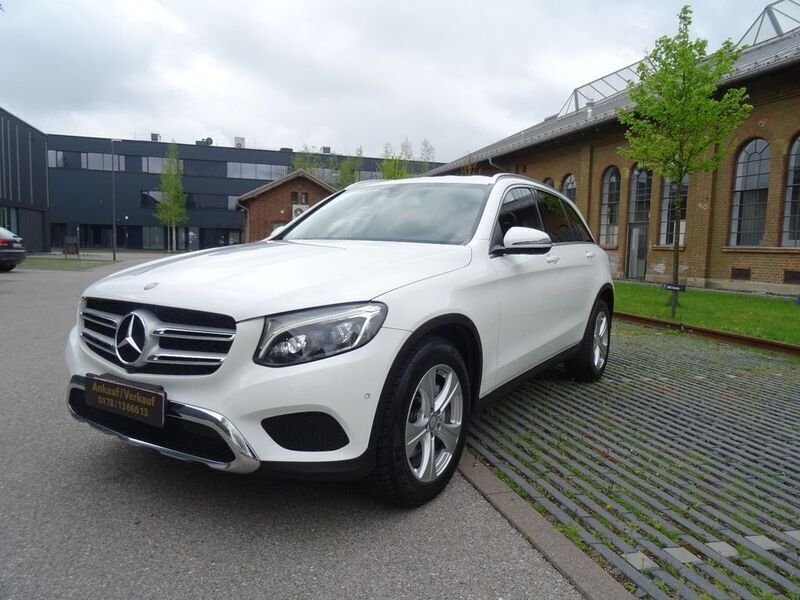 Gebraucht Mercedes GLC220 170 PS (125 kW) 2016 Polarweiss  unilack SUV