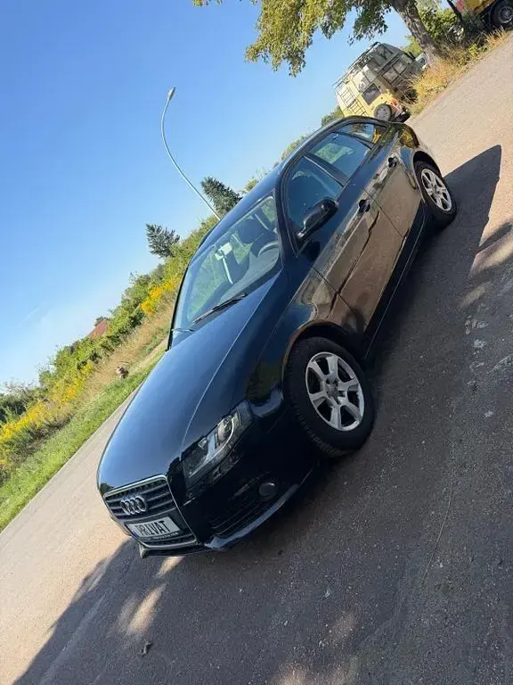 Gebraucht Audi A4 Attraction 120 PS (88 kW) 2010 Schwarz Kombi