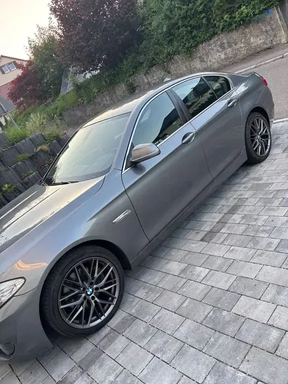 Gebraucht BMW 520 184 PS (135 kW) 2011 Grau Limousine