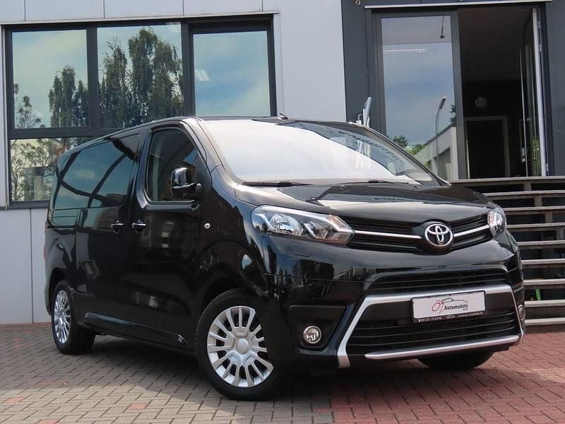 Schwarz Gebraucht 2021 Toyota Proace Van | 27.900 € - Bild 1/4