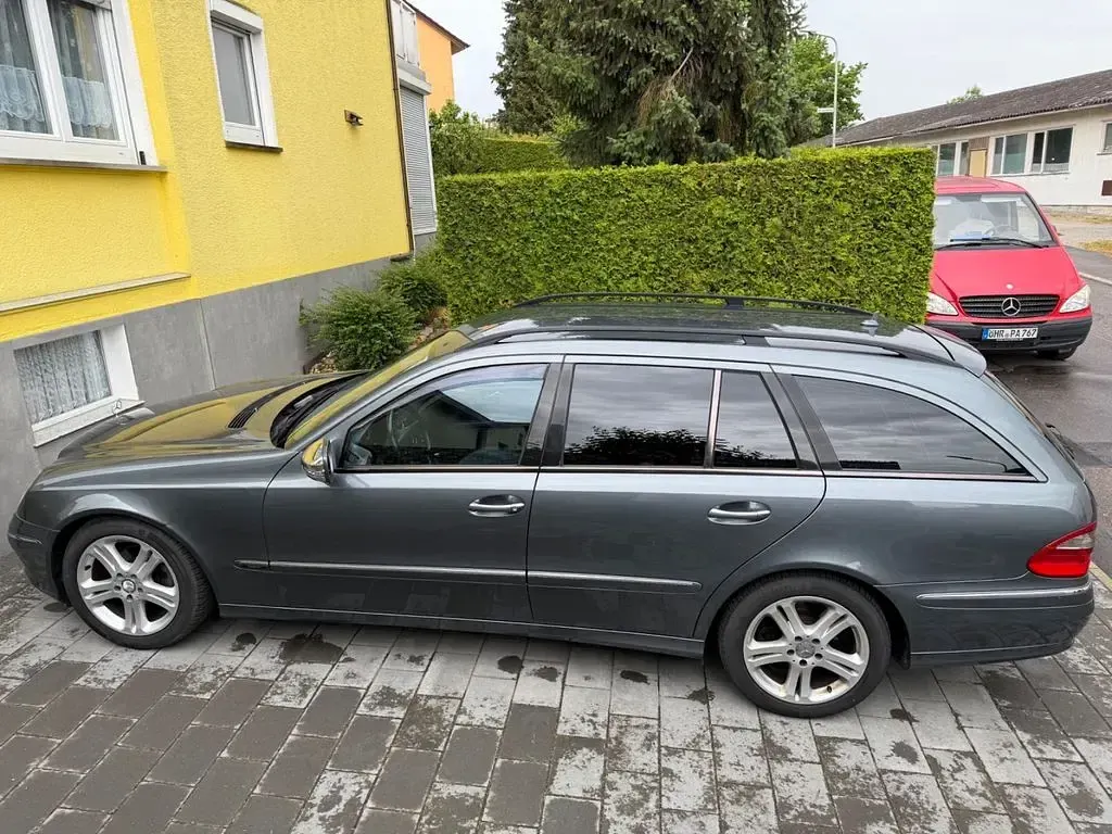 Gebraucht Mercedes E220 Avantgarde 170 PS (125 kW) 2008 Grau Limousine
