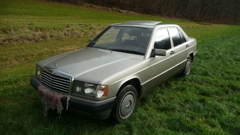 Silber Gebraucht 1989 Mercedes 190 Limousine | 4.999 € - Bild 1/4