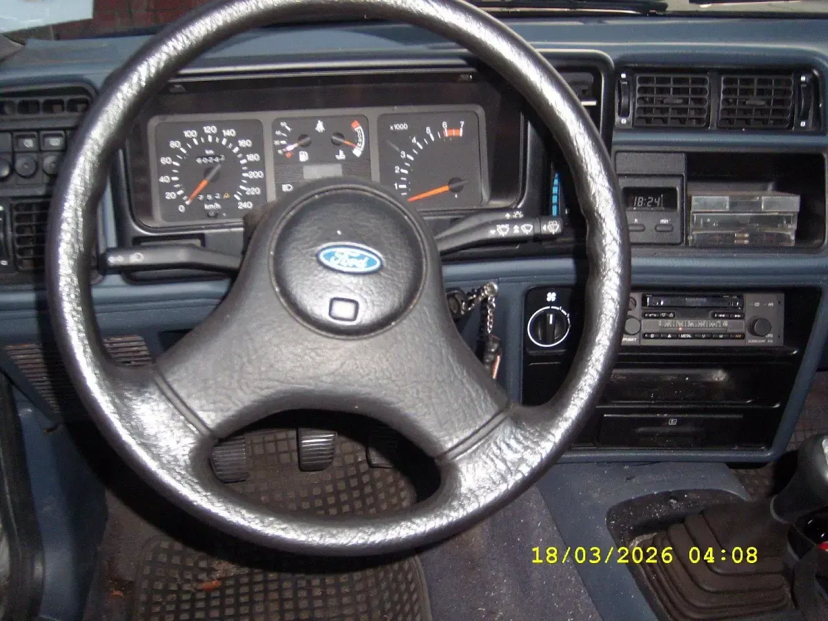 Gebraucht Ford Sierra 115 PS (84 kW) 1987 Silber Limousine