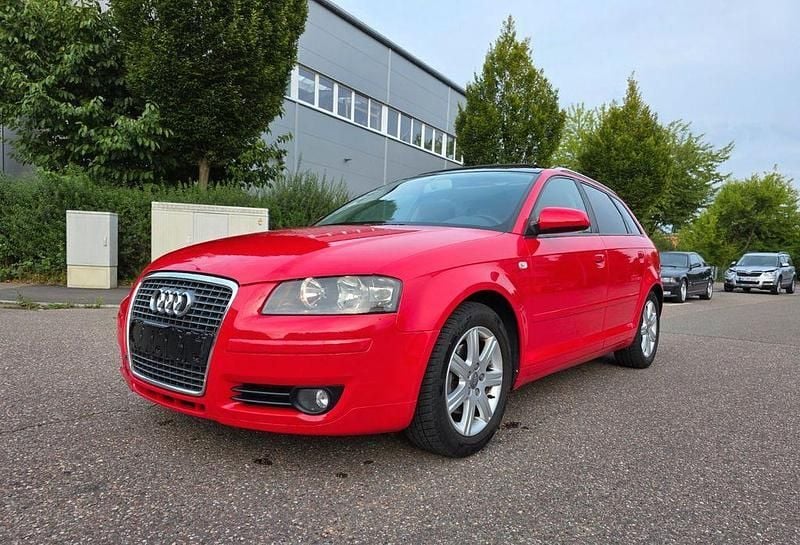 Rot Gebraucht 2005 Audi A3 Sportback Ambiente Limousine | 1.499 € (Fairer Preis) - Bild 1/4