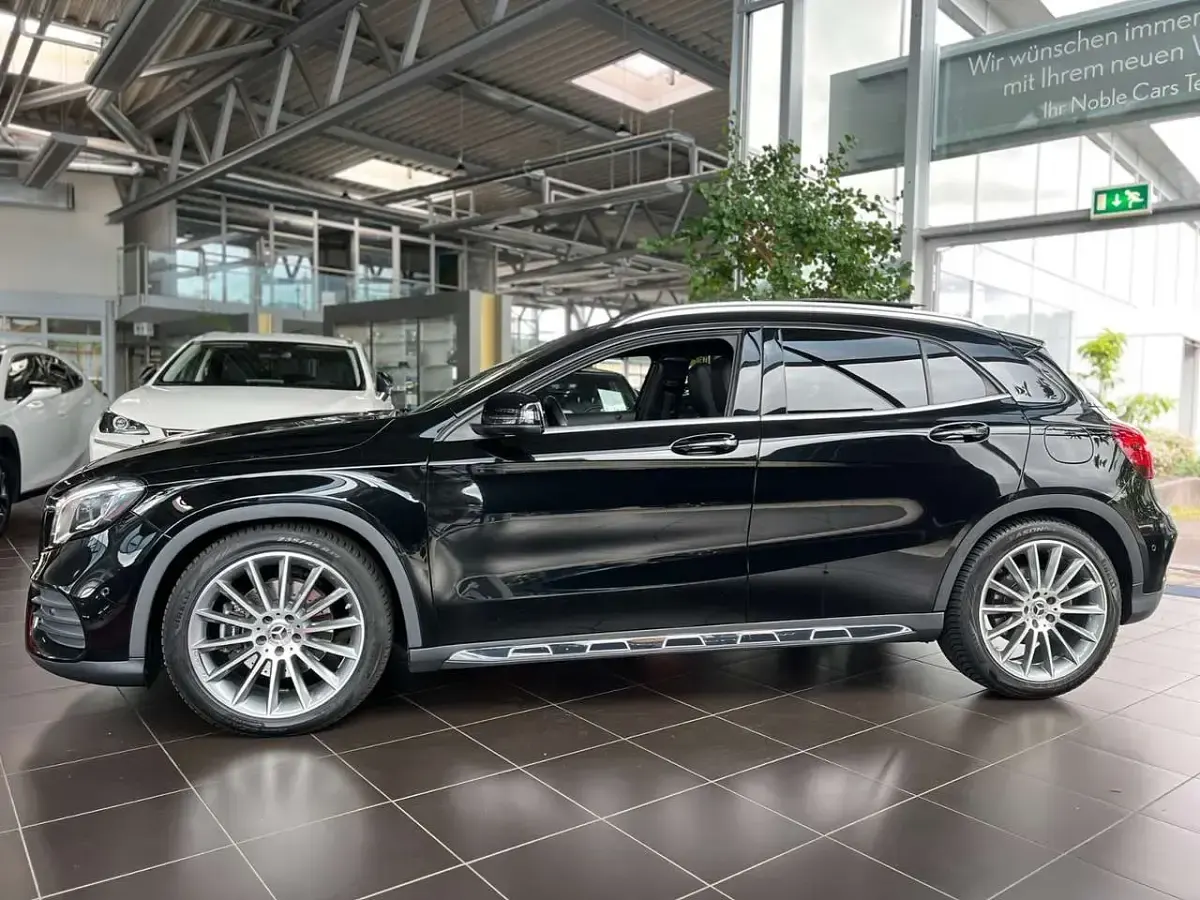 Gebraucht Mercedes GLA180 AMG 211 PS (155 kW) 2018 Kosmosschwarz SUV