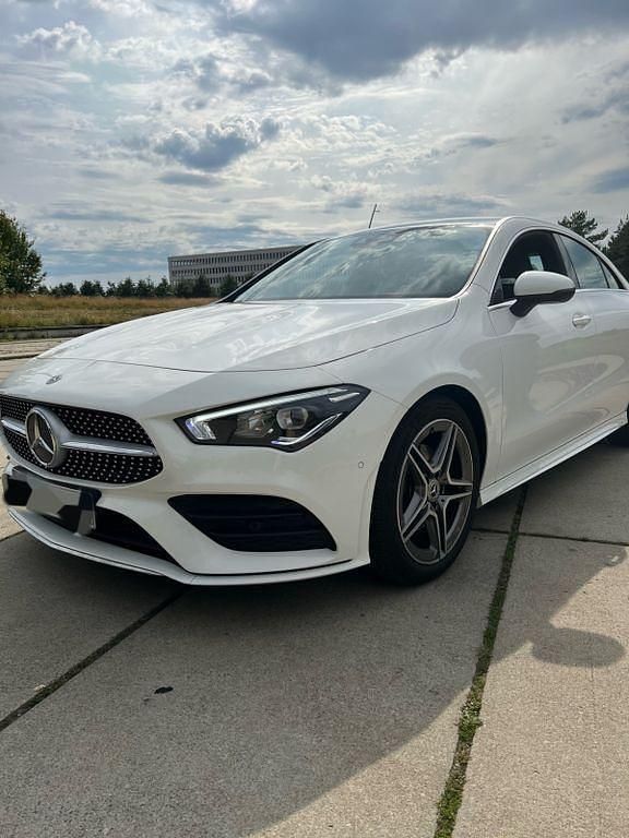 Weiß Gebraucht 2023 Mercedes CLA200 AMG line Coupé | 34.000 € (Guter Preis) - Bild 1/4