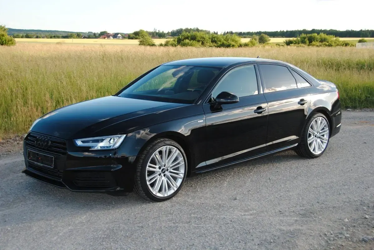 Gebraucht Audi A4 Sport 190 PS (139 kW) 2018 Schwarz Limousine
