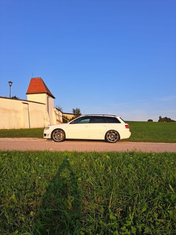 Weiß Gebraucht 2007 Audi RS4 Kombi | 40.000 € (Fairer Preis) - Bild 1/4