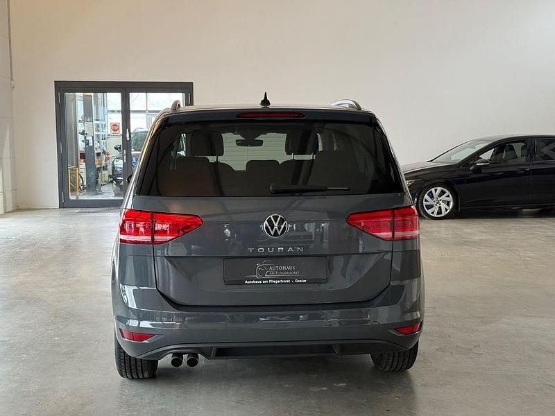 Gebraucht VW Touran Comfortline 150 PS (110 kW) 2021 Grau Van / Kleinbus