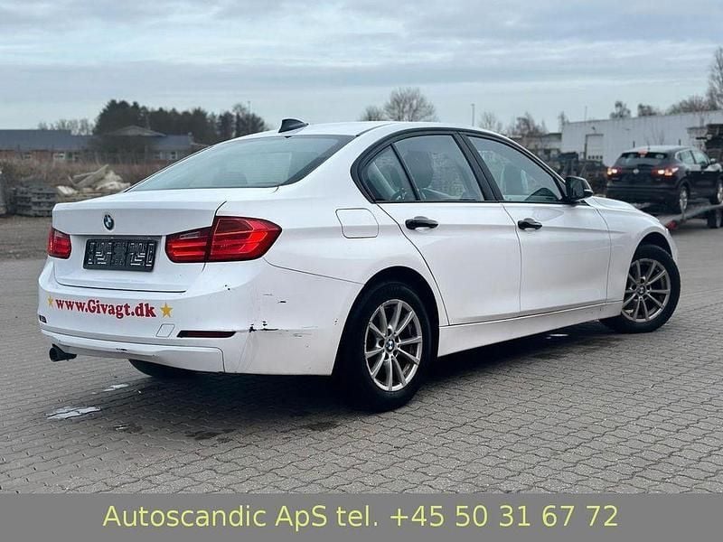 Gebraucht BMW 316 136 PS (100 kW) 2014 Schwarz Limousine