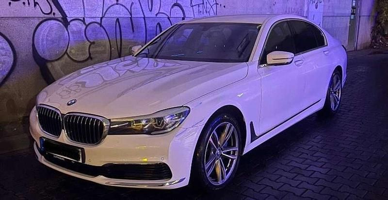 Gebraucht BMW 730 265 PS (194 kW) 2018 Limousine
