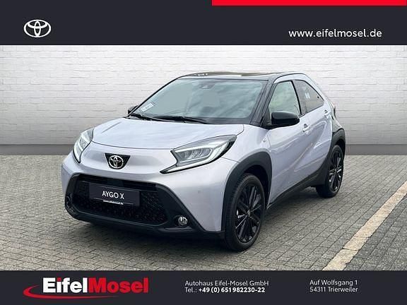 Light purple silver / night sky black Gebraucht 2024 Toyota Aygo X Basis SUV | 22.490 € - Bild 1/4