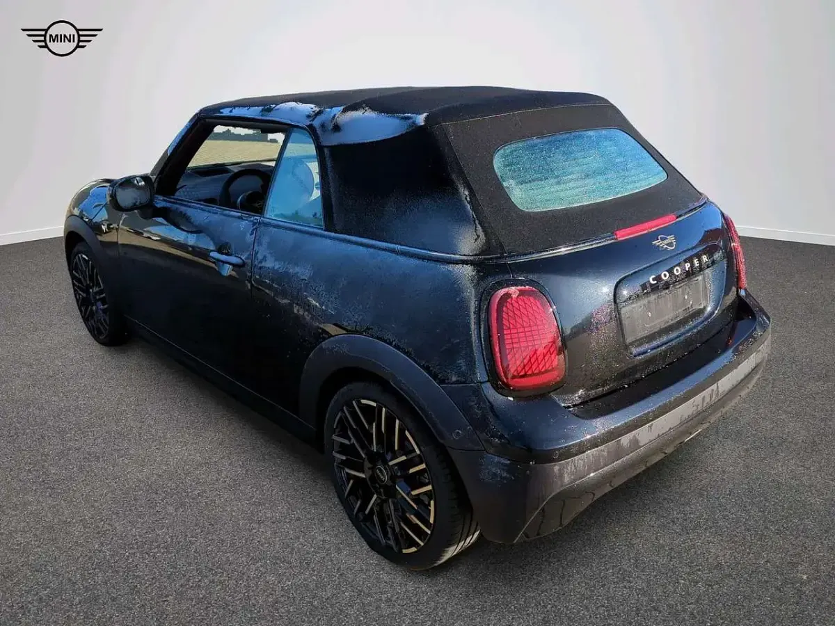 Gebraucht Mini Cooper Cabriolet Favoured 163 PS (119 kW) 2024 Schwarz Cabrio