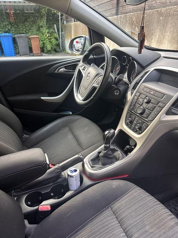 Silber Gebraucht 2011 Opel Astra Limousine | 3.200 € (Superpreis) - Bild 1/4