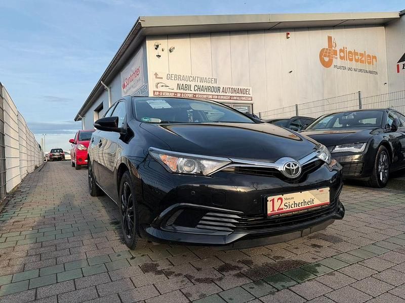 Schwarz Gebraucht 2017 Toyota Auris Cool Limousine | 11.499 € (Fairer Preis) - Bild 1/4