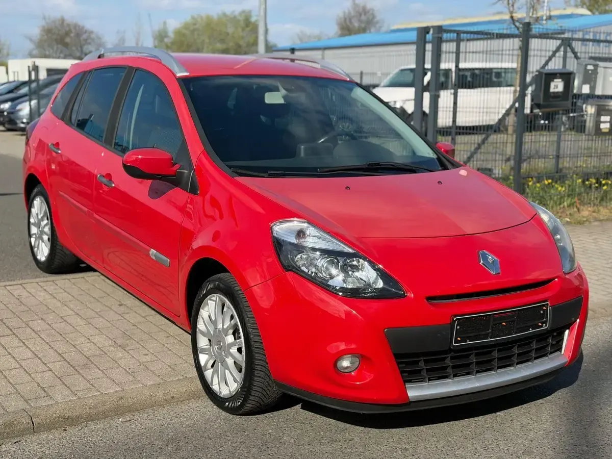 Gebraucht Renault Clio 111 PS (81 kW) 2009 Rot Kombi