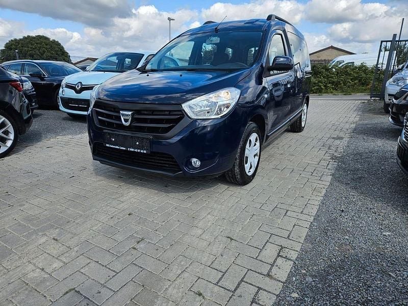 Blau Gebraucht 2017 Dacia Dokker Lauréate Van | 7.650 € (Guter Preis) - Bild 1/4