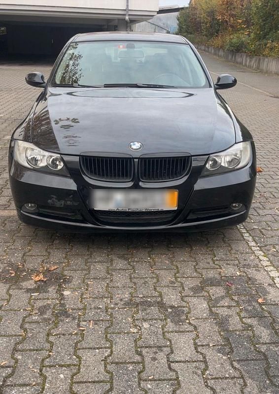 Gebraucht BMW 318 129 PS (94 kW) 2006 Schwarz Limousine