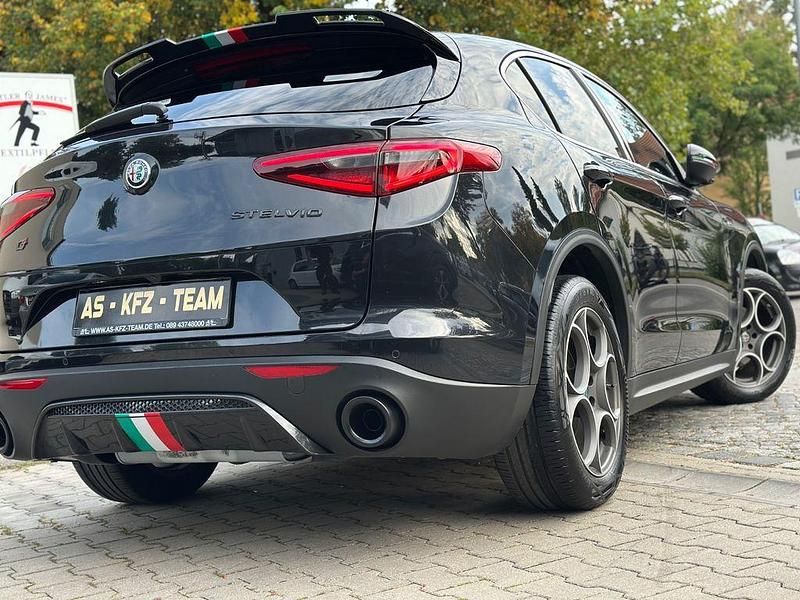 Gebraucht Alfa Romeo Stelvio Super 280 PS (205 kW) 2021 Schwarz SUV