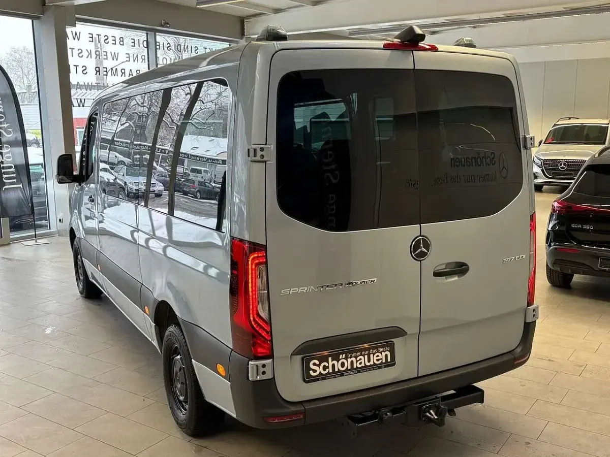 Gebraucht Mercedes Sprinter 170 PS (125 kW) 2025 Hightechsilber Van