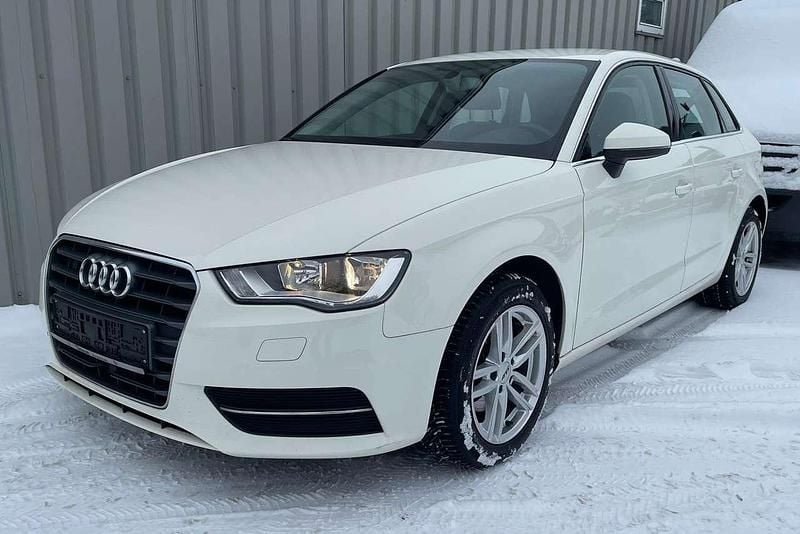 Gebraucht Audi A3 Ambiente 150 PS (110 kW) 2014 Amalfiweiss Kleinwagen
